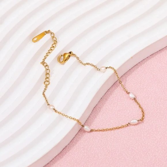 Gold Bracelet Dainty Pearl bracelet Waterproof Gold Delicate layering bracelet - Picture 4 of 8